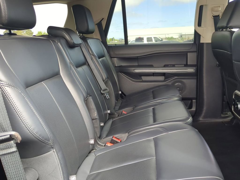 Used 2024 Ford Expedition XLT AWD/4WD image 7