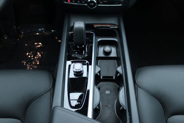 Used 2025 Volvo V60 B5 Cross Country Plus image 19