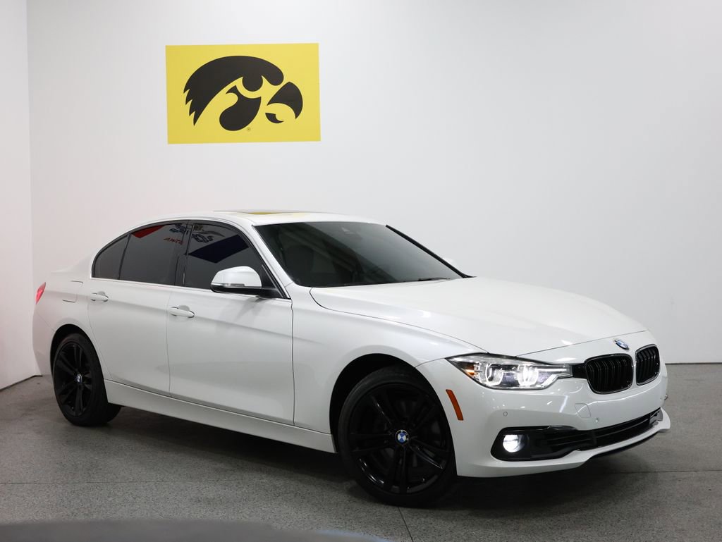 Used 2018 BMW 330i xDrive Sedan w/ Premium Package AWD/4WD image 2