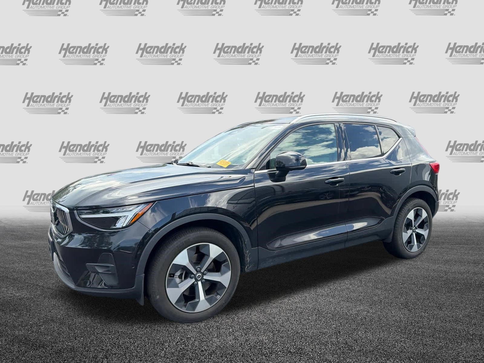 Used 2023 Volvo XC40 B5 Ultimate w/ Climate Package AWD/4WD image 8