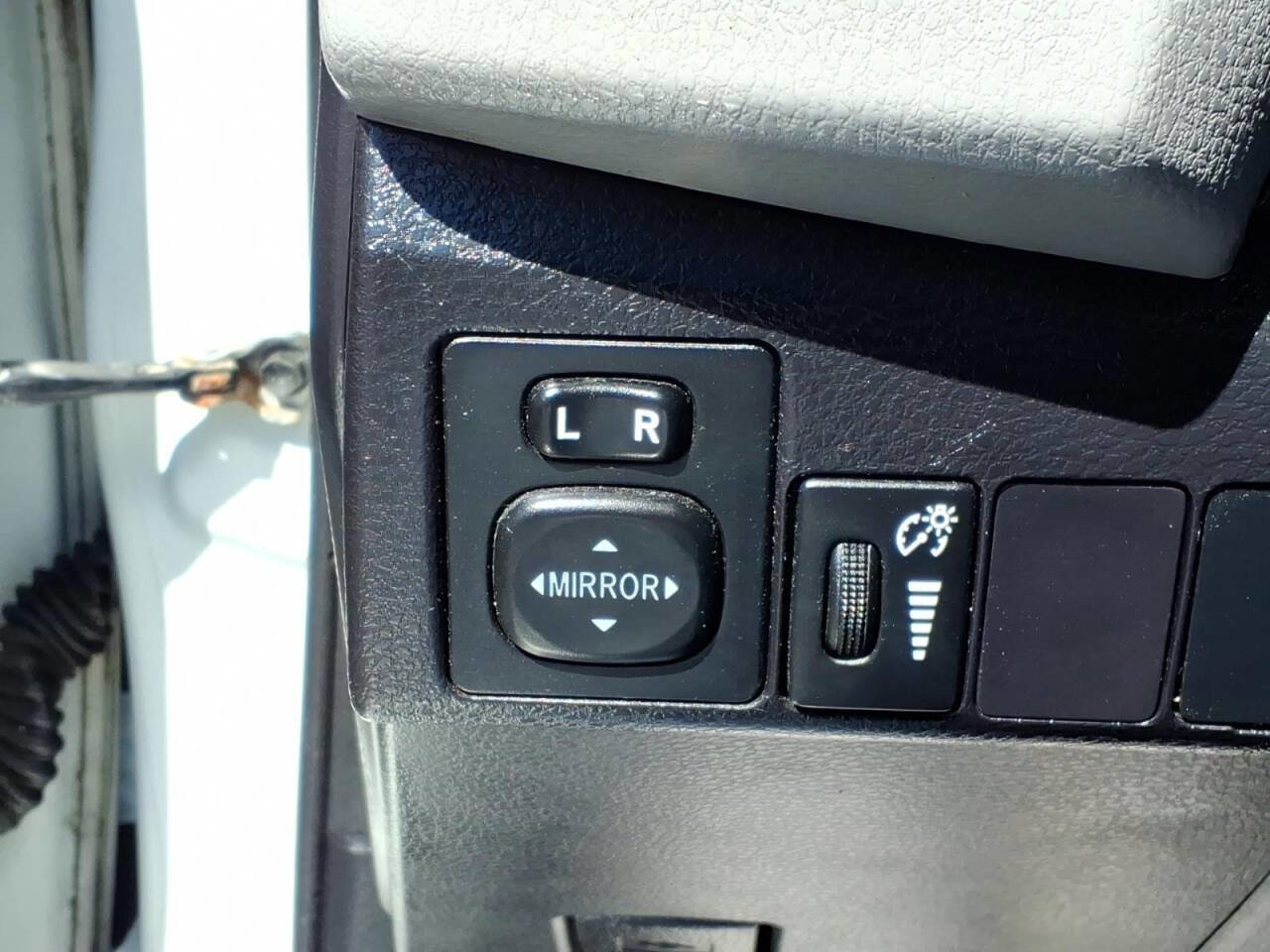 Used 2016 Toyota Corolla LE image 25