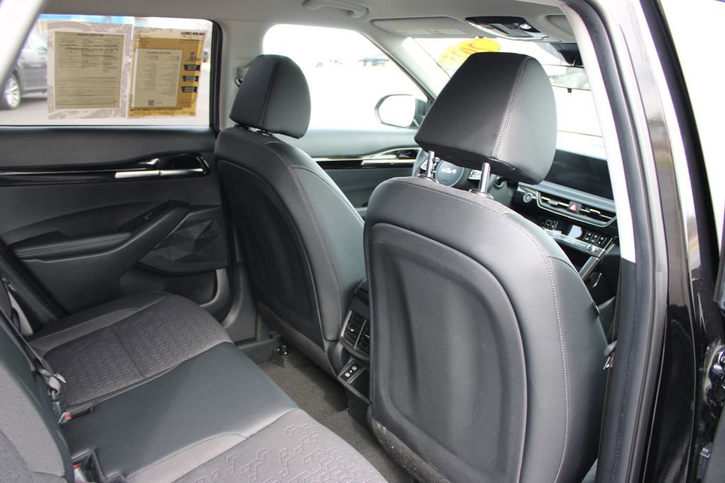 Used 2025 Kia Seltos S image 31