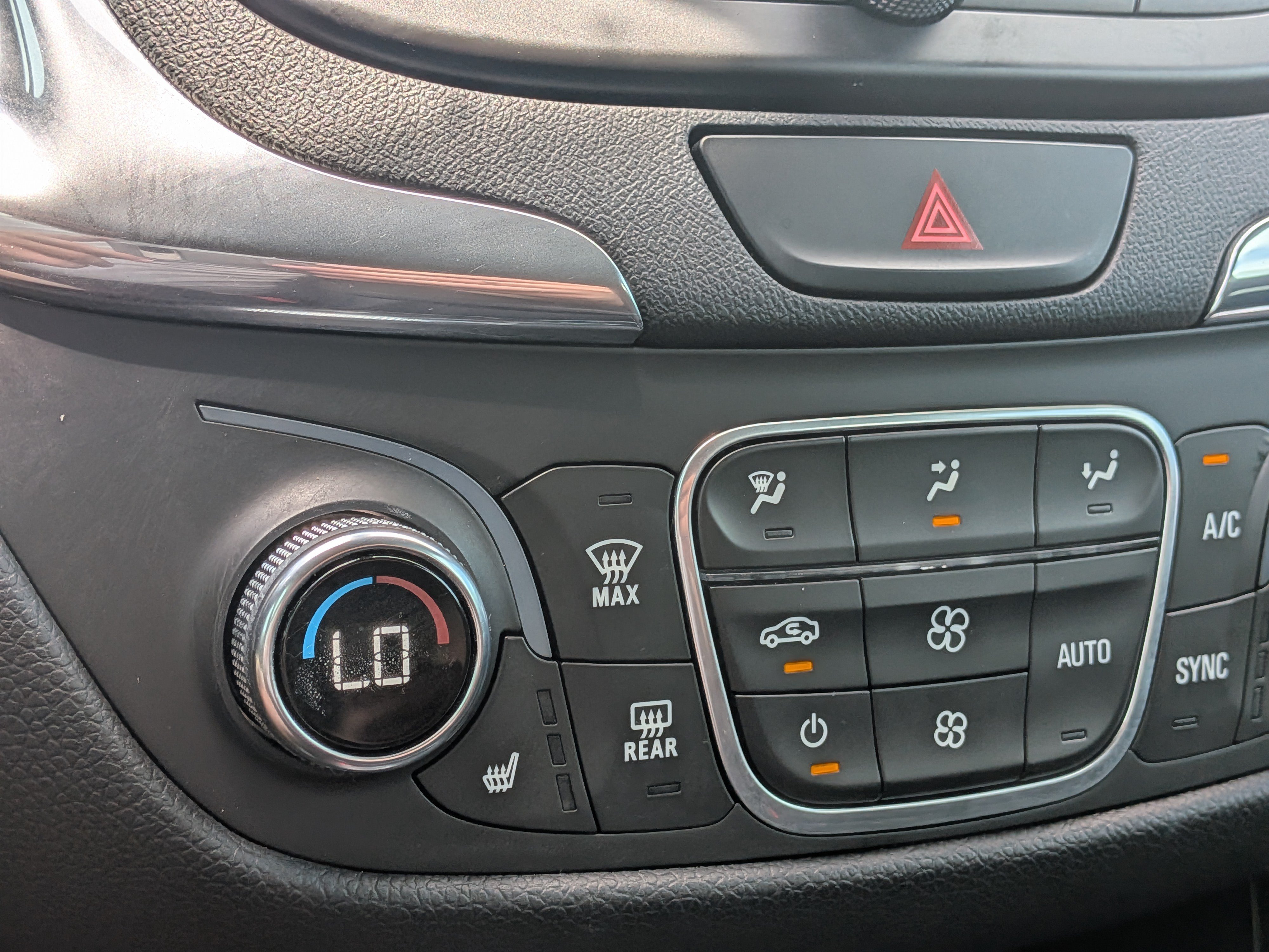 Used 2020 Chevrolet Equinox LT AWD/4WD image 31