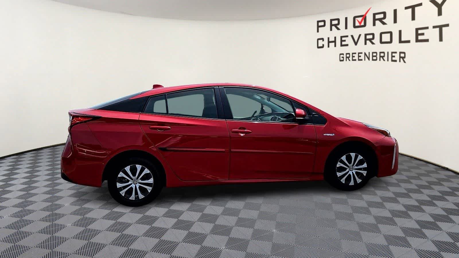 Used 2022 Toyota Prius LE AWD/4WD image 9