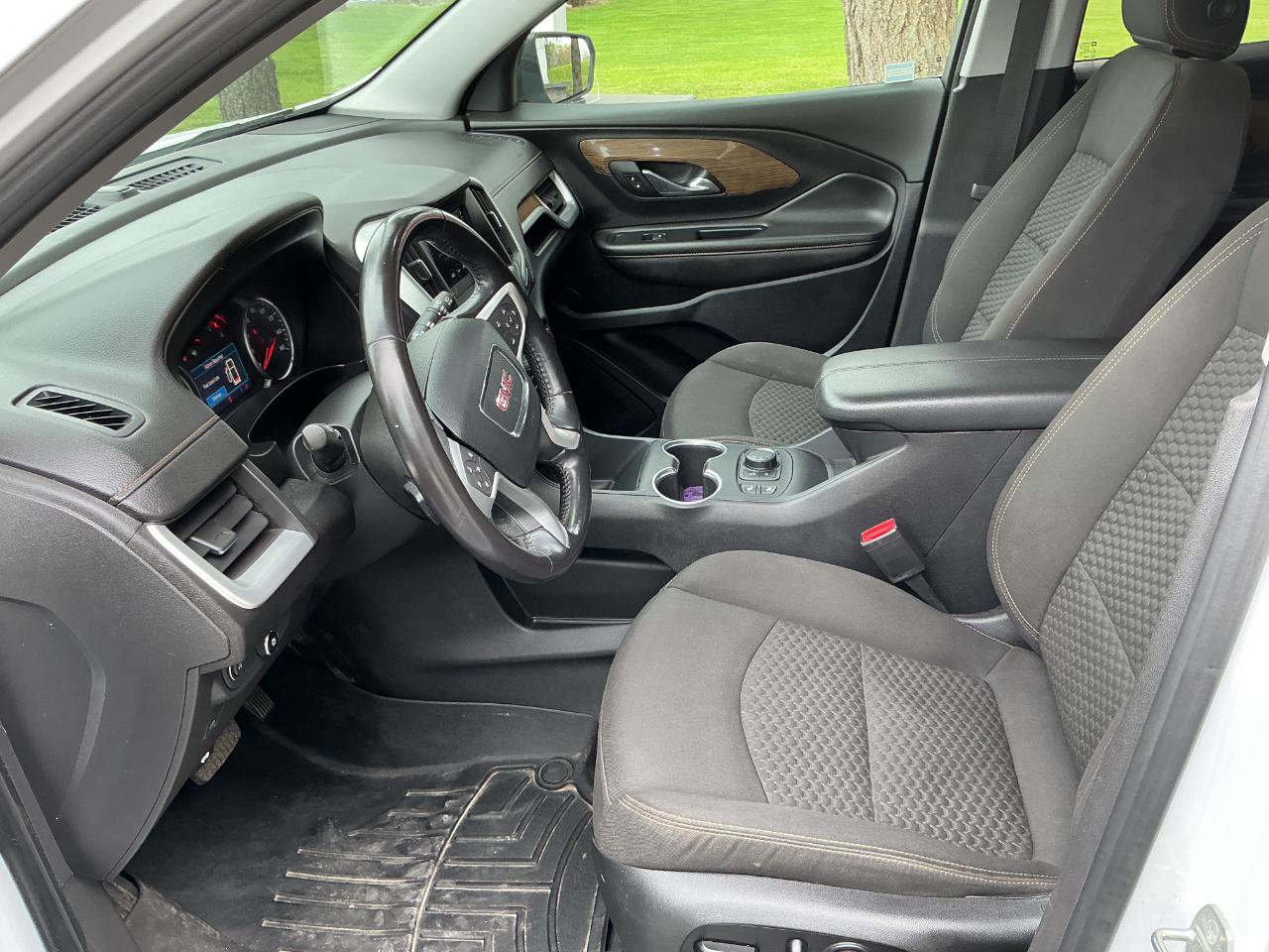Used 2020 GMC Terrain SLE w/ Driver Convenience Package FWD image 10
