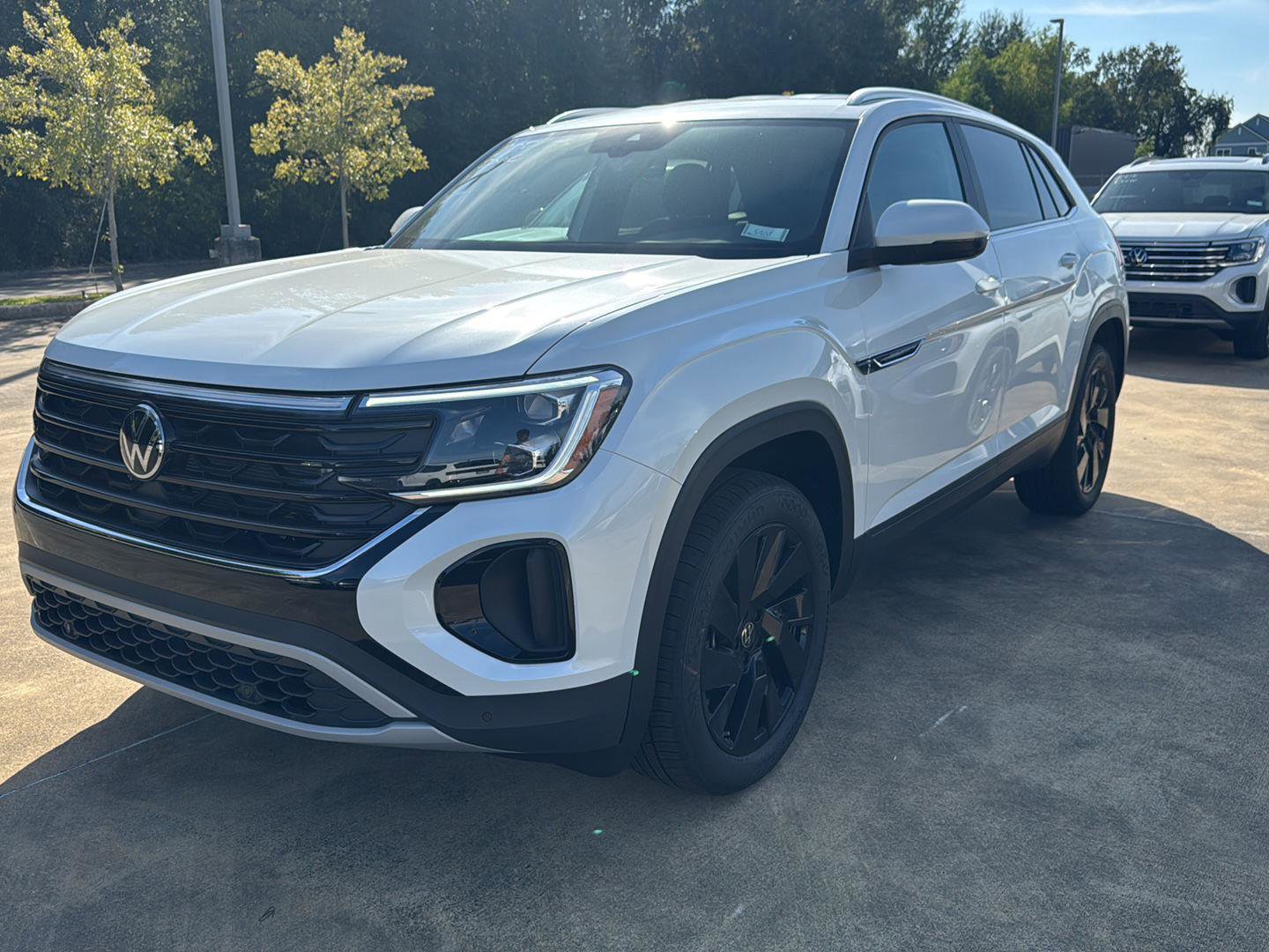 New 2026 Volkswagen Atlas Cross Sport SE image 1