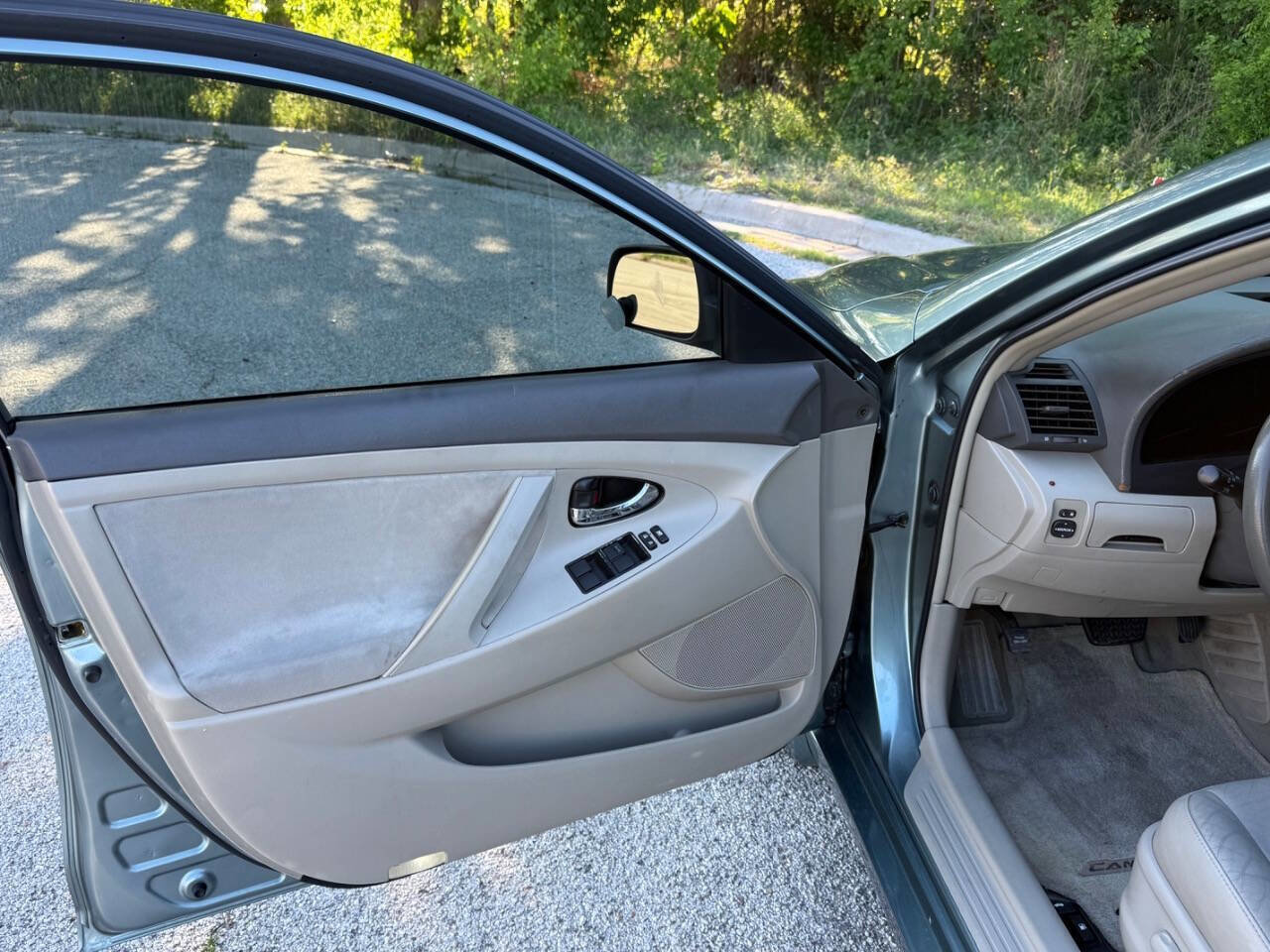 Used 2007 Toyota Camry XLE FWD image 9