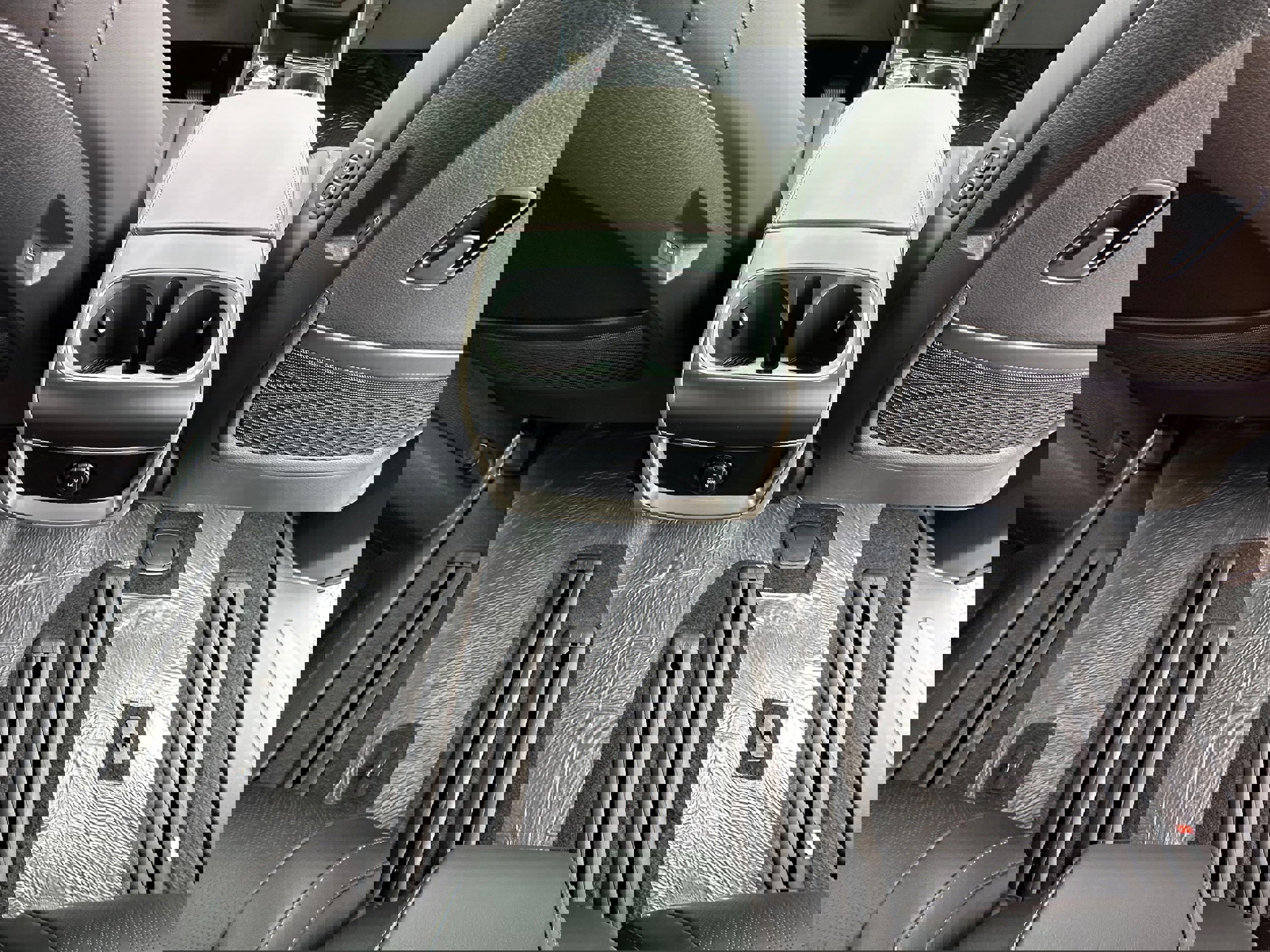 New 2026 Kia Carnival EX image 18