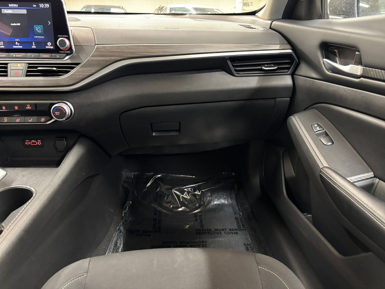 Used 2025 Nissan Altima 2.5 SV FWD image 34