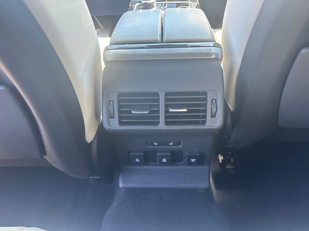 Used 2018 Land Rover Range Rover Velar R-Dynamic SE AWD/4WD image 34