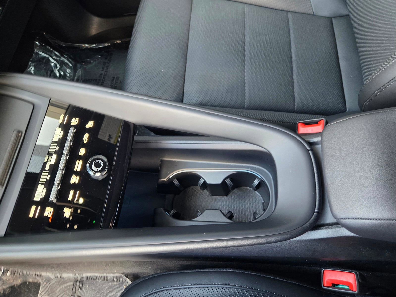 Certified 2025 Porsche Macan 4 Electric AWD/4WD image 24