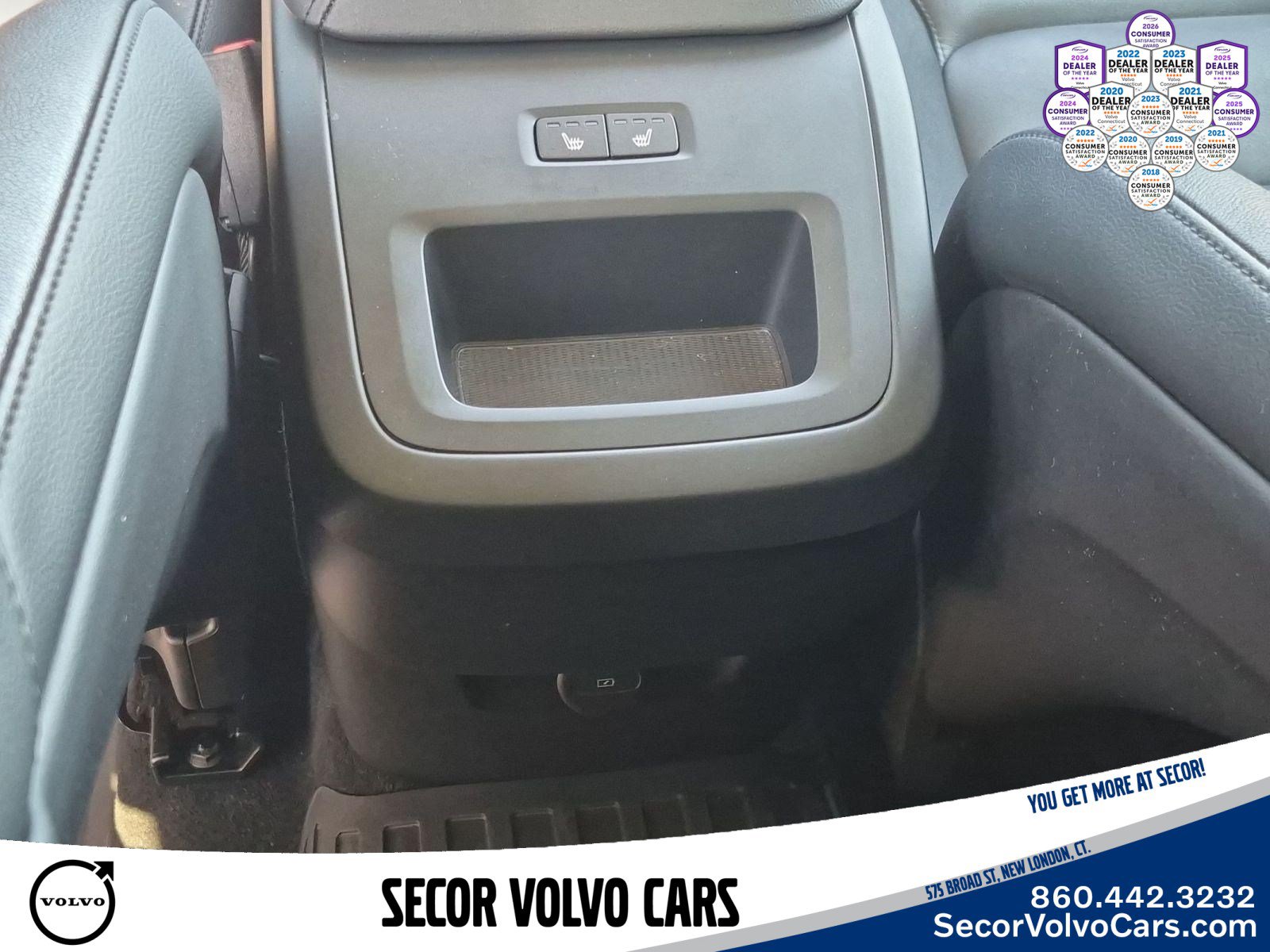 Used 2024 Volvo XC60 B5 Core w/ Protection Package Premier AWD/4WD image 18