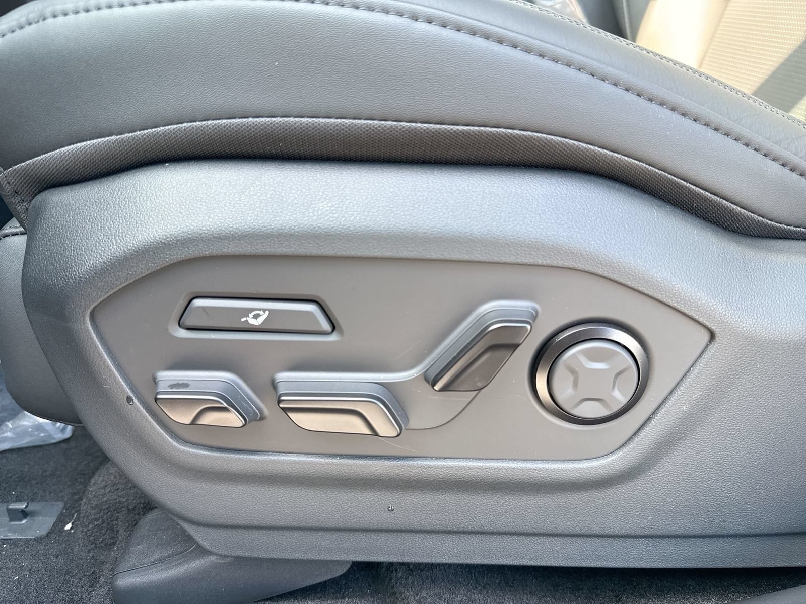 Used 2026 Hyundai Santa Fe Calligraphy AWD/4WD image 14