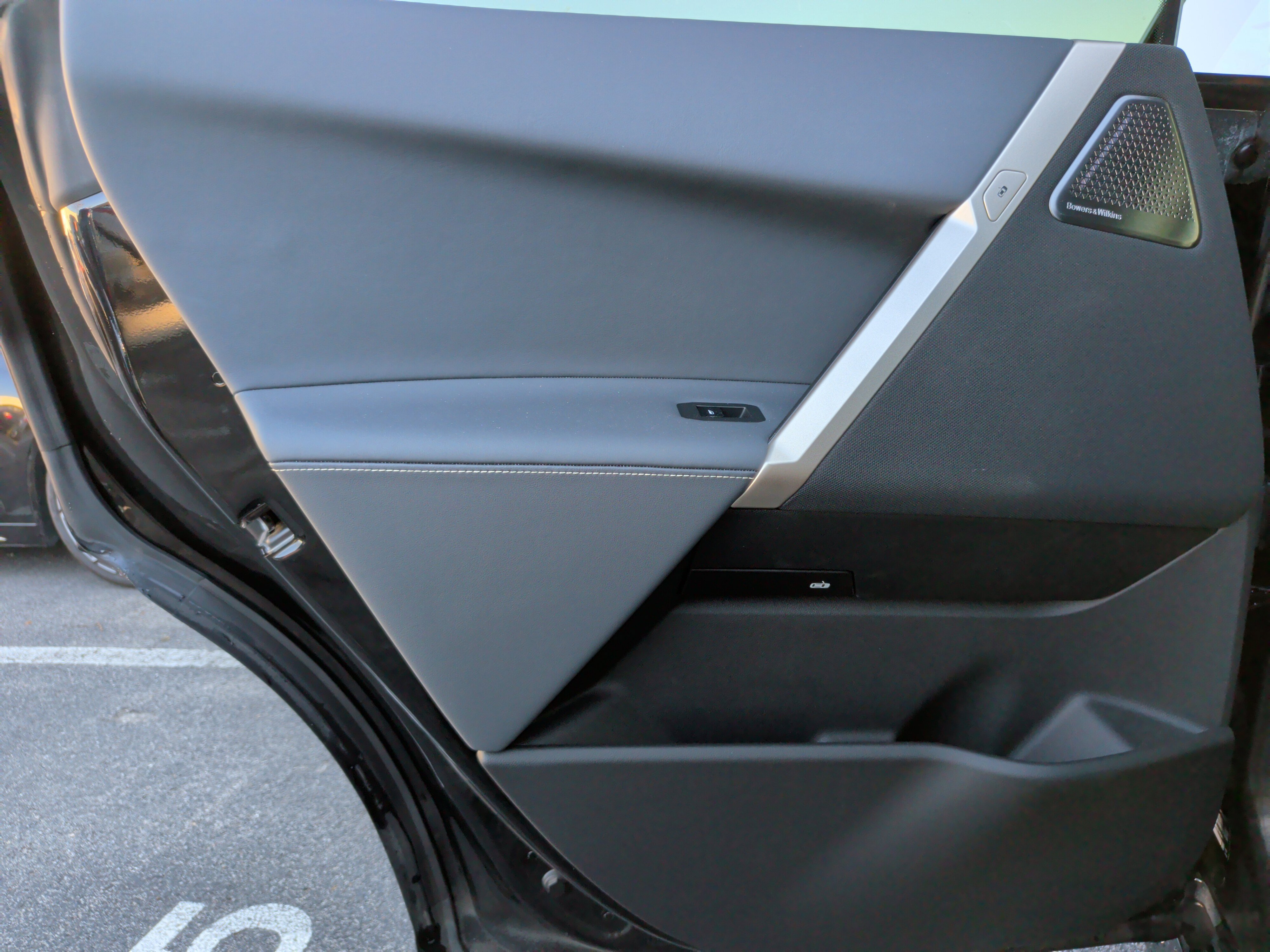 Certified 2023 BMW iX M60 w/ Executive Package image 40