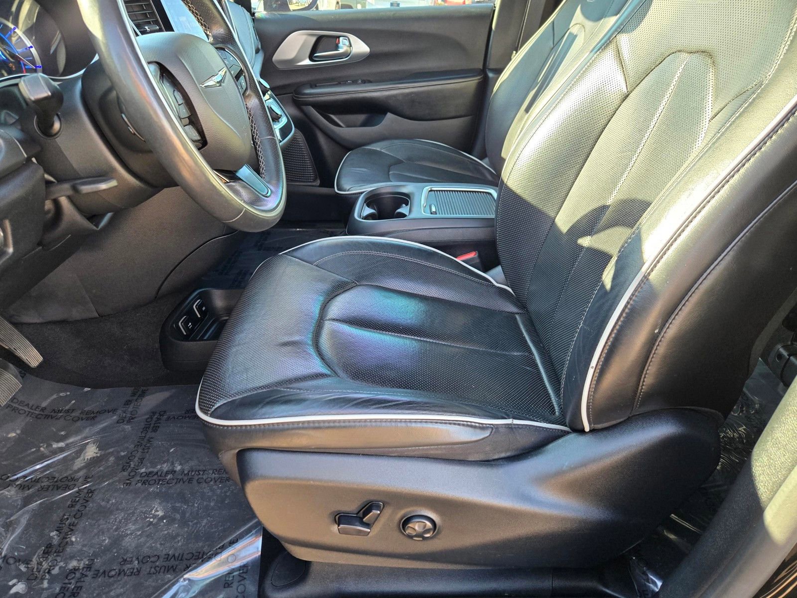 Used 2020 Chrysler Pacifica Limited w/ Advanced Safetytec Group image 18