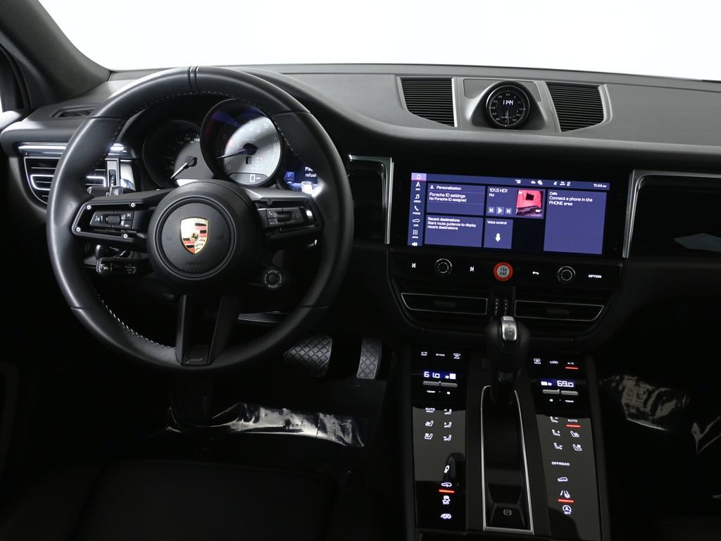 Used 2026 Porsche Macan S AWD/4WD image 17
