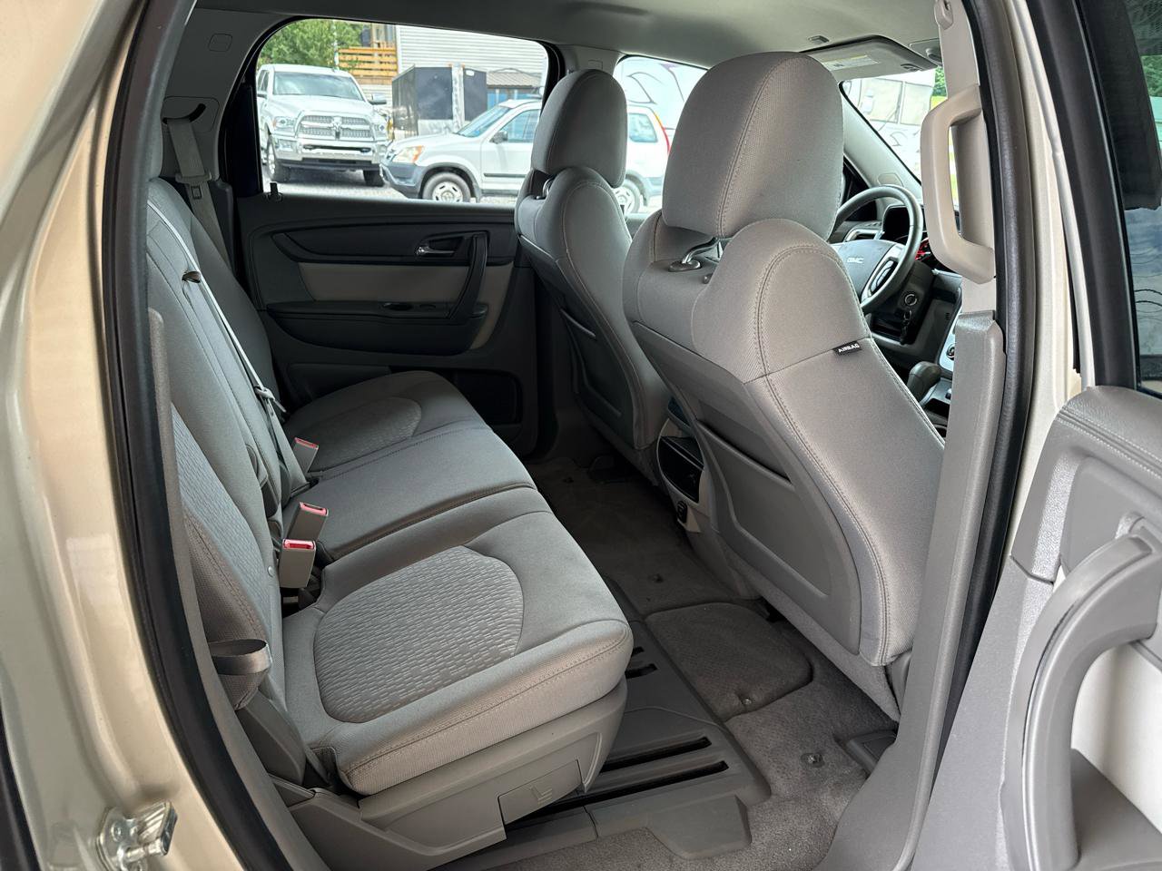 Used 2014 GMC Acadia SLE FWD image 16