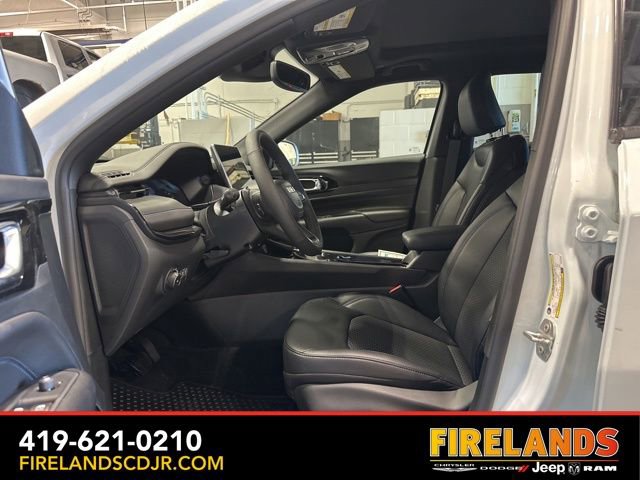 New 2025 Jeep Compass Latitude w/ Sun & Sound Group image 5