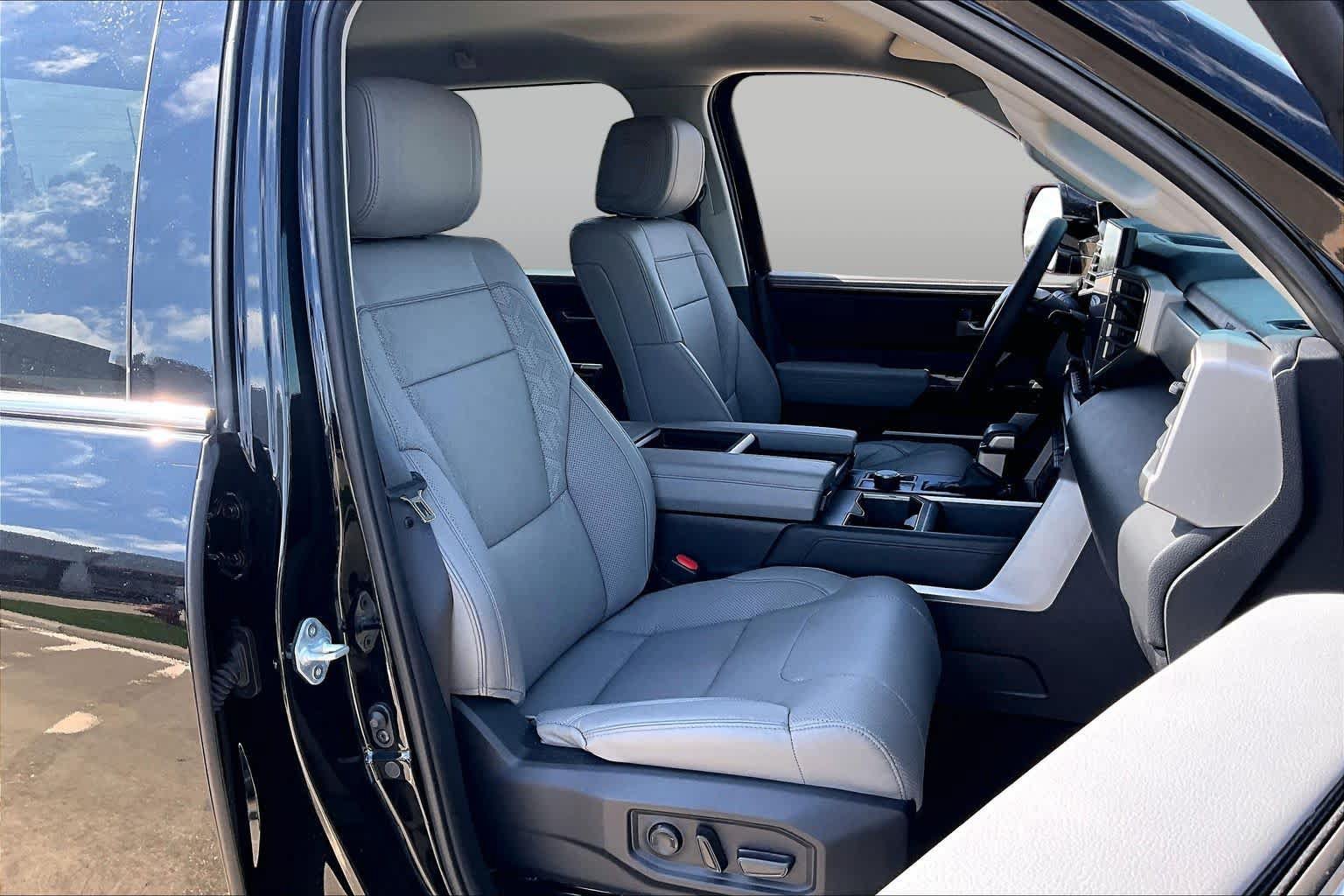 Used 2024 Toyota Tundra Limited AWD/4WD image 9