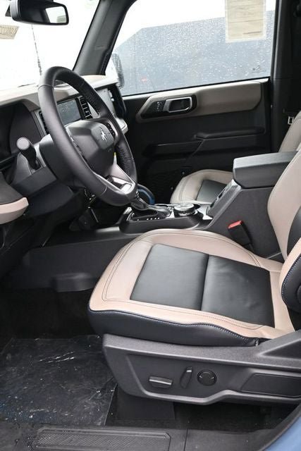 Used 2024 Ford Bronco Wildtrak AWD/4WD image 16