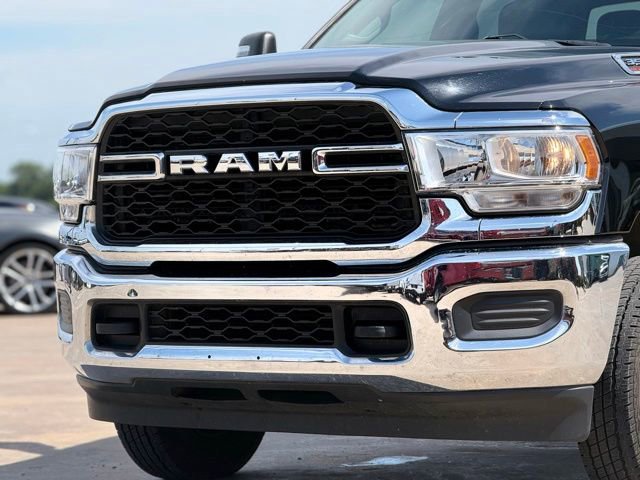 Used 2024 RAM 3500 Tradesman w/ Chrome Appearance Group AWD/4WD image 9