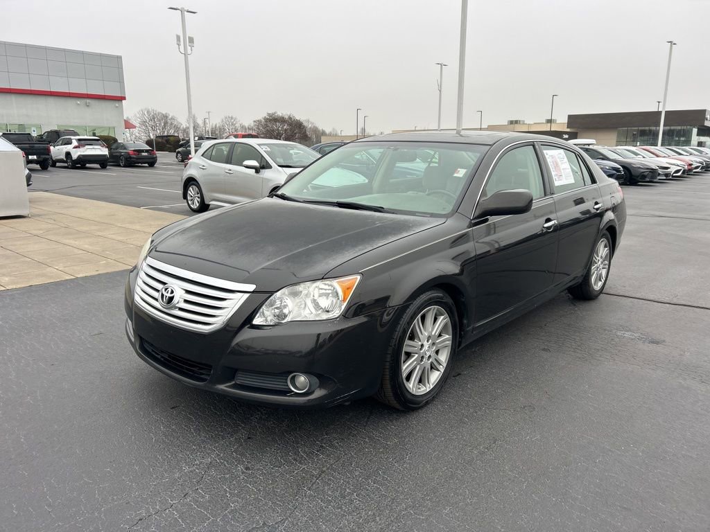 Used 2010 Toyota Avalon Limited image 1