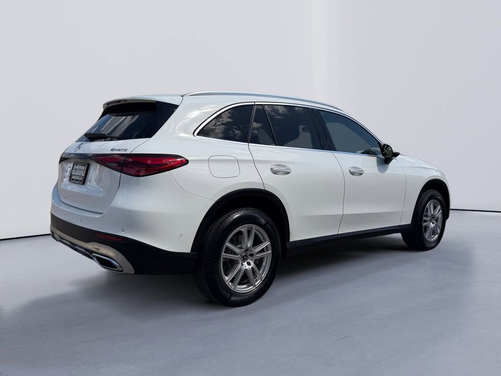 Used 2024 Mercedes-Benz GLC 300 4MATIC image 3