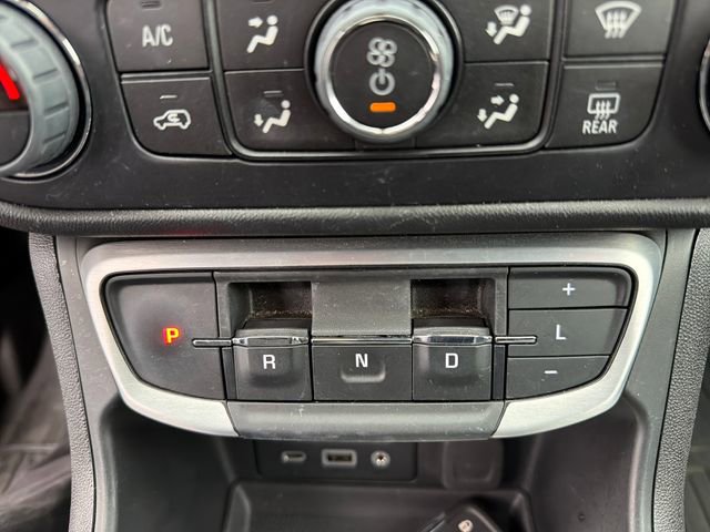 Used 2024 GMC Terrain SLT w/ LPO, Floor Liner Package image 26