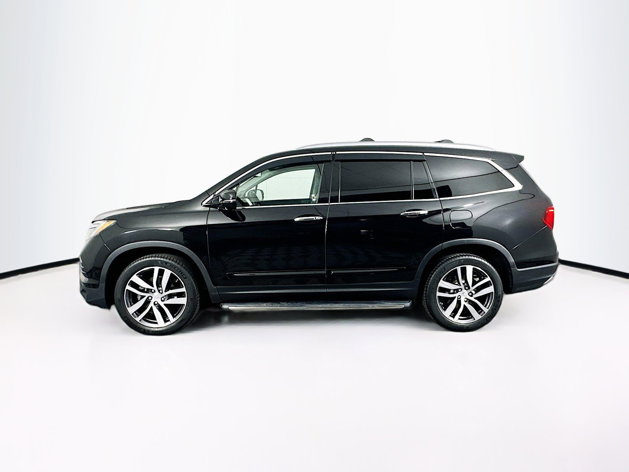 Used 2017 Honda Pilot Touring image 4
