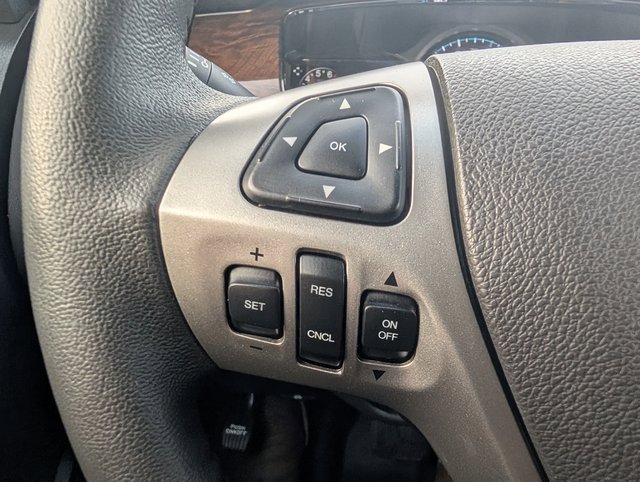 Used 2018 Ford Taurus Limited image 17