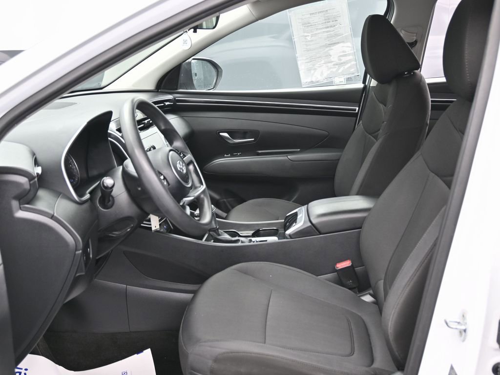 Used 2022 Hyundai Tucson SE image 16