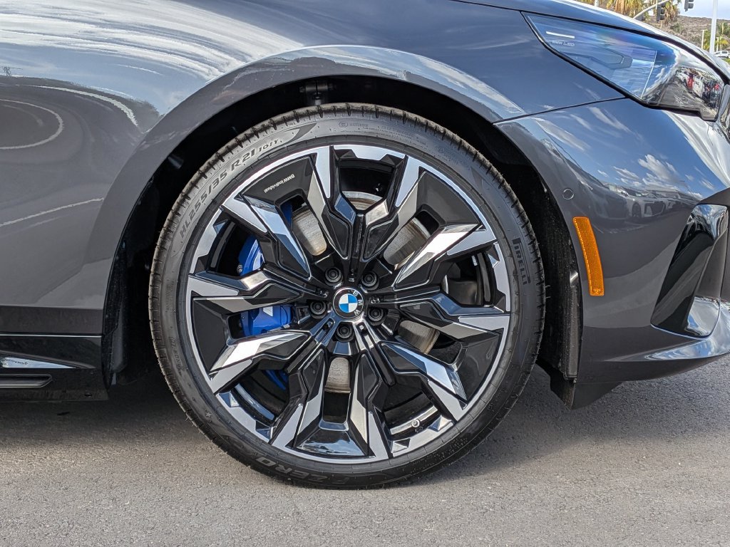 Used 2026 BMW i5 eDrive40 RWD image 29
