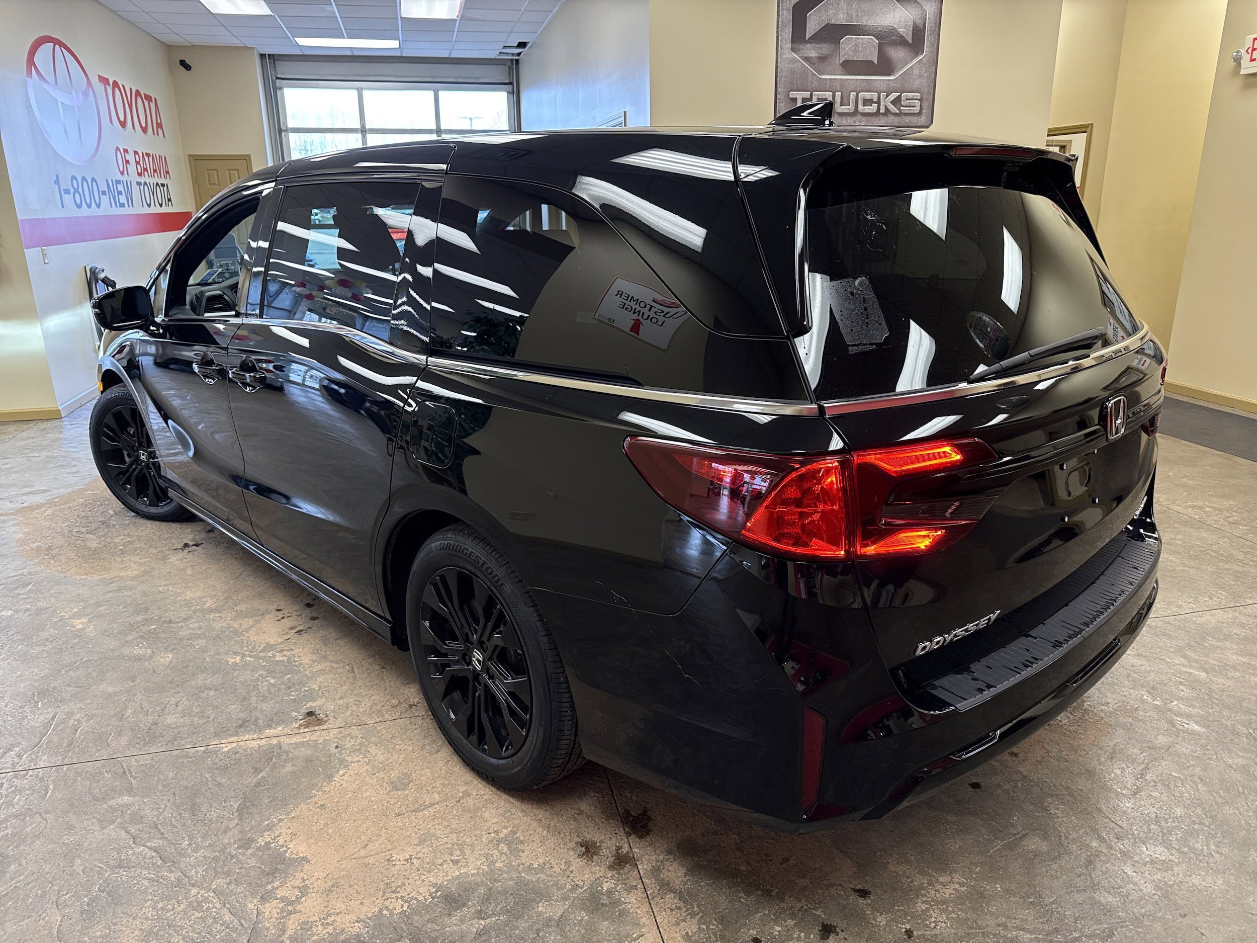 Used 2025 Honda Odyssey Sport-L image 8