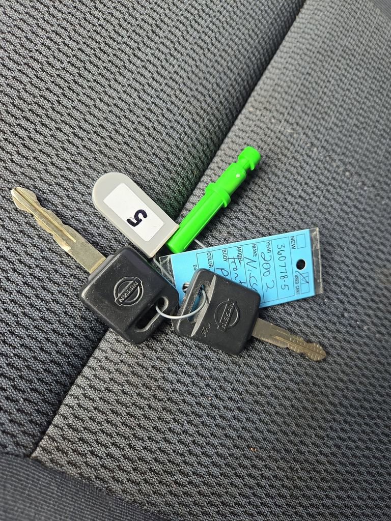 Used 2002 Nissan Frontier XE image 25