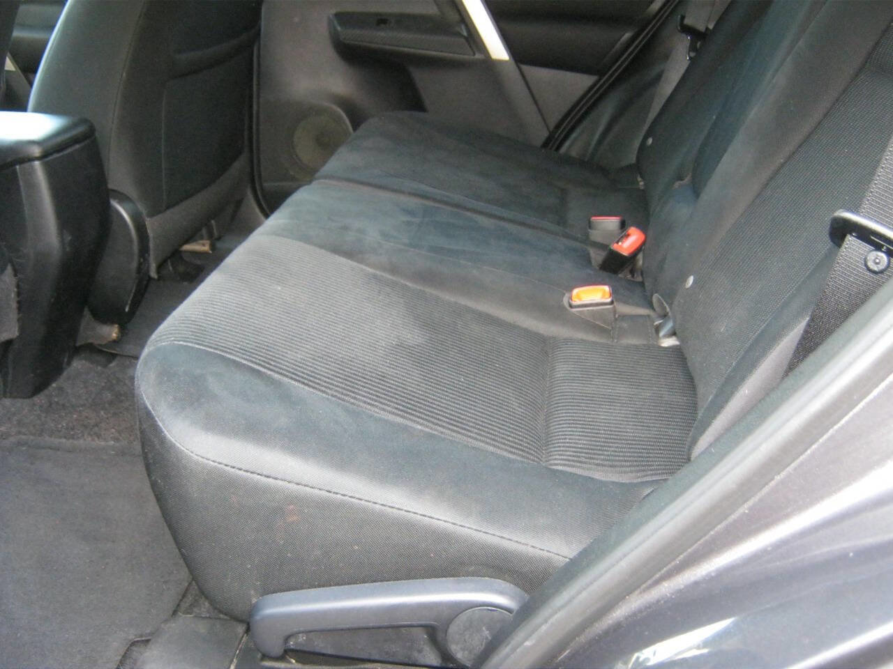 Used 2015 Toyota RAV4 LE image 11