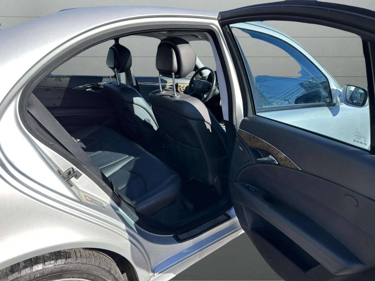Used 2007 Mercedes-Benz E 350 4MATIC Sedan w/ Premium Pkg 1 image 16