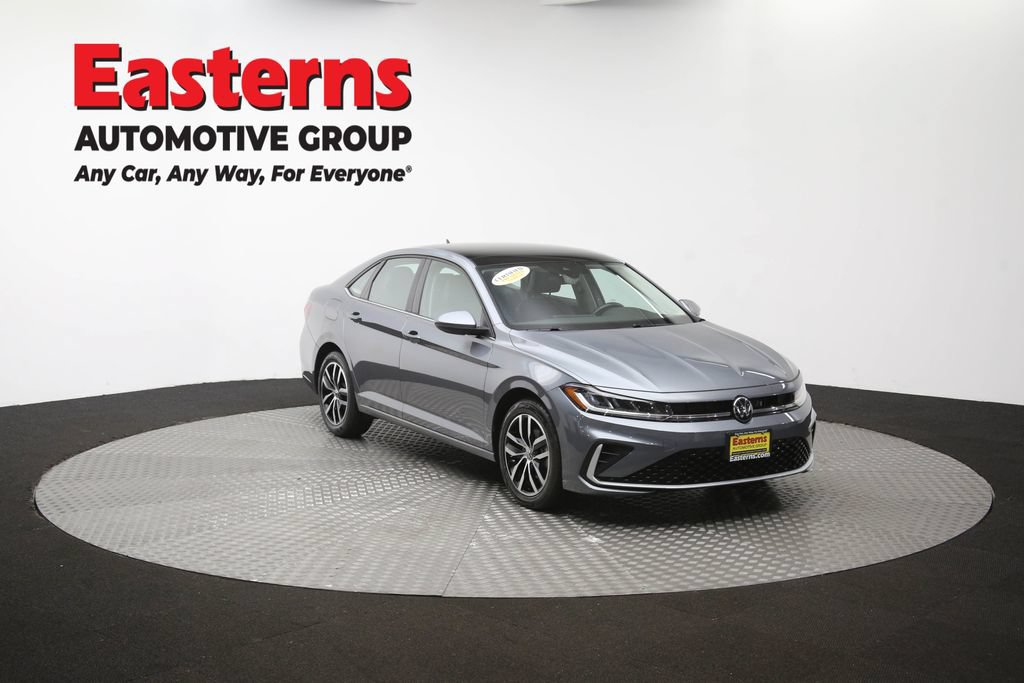 Used 2025 Volkswagen Jetta SE FWD image 52