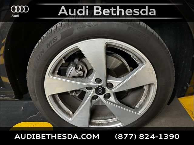 Used 2025 Audi Q5 Premium Plus w/ Premium Plus AWD/4WD image 9