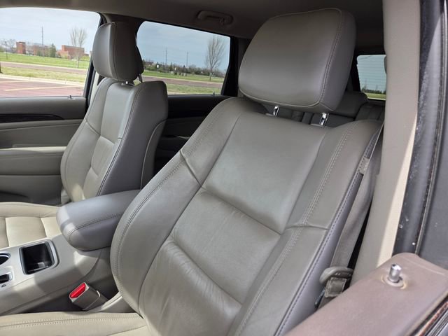 Used 2011 Jeep Grand Cherokee Laredo AWD/4WD image 11