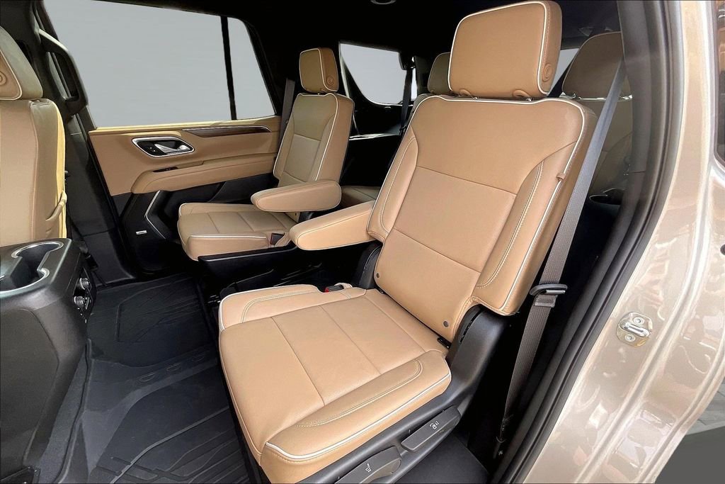 Used 2024 Chevrolet Tahoe Premier AWD/4WD image 25