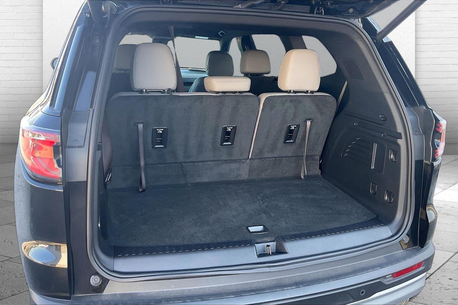 Used 2026 GMC Acadia Elevation w/ Elevation Premium Package FWD image 4