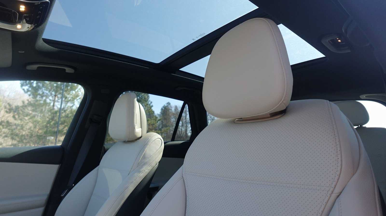 Used 2026 Mercedes-Benz GLC 300 4MATIC image 32