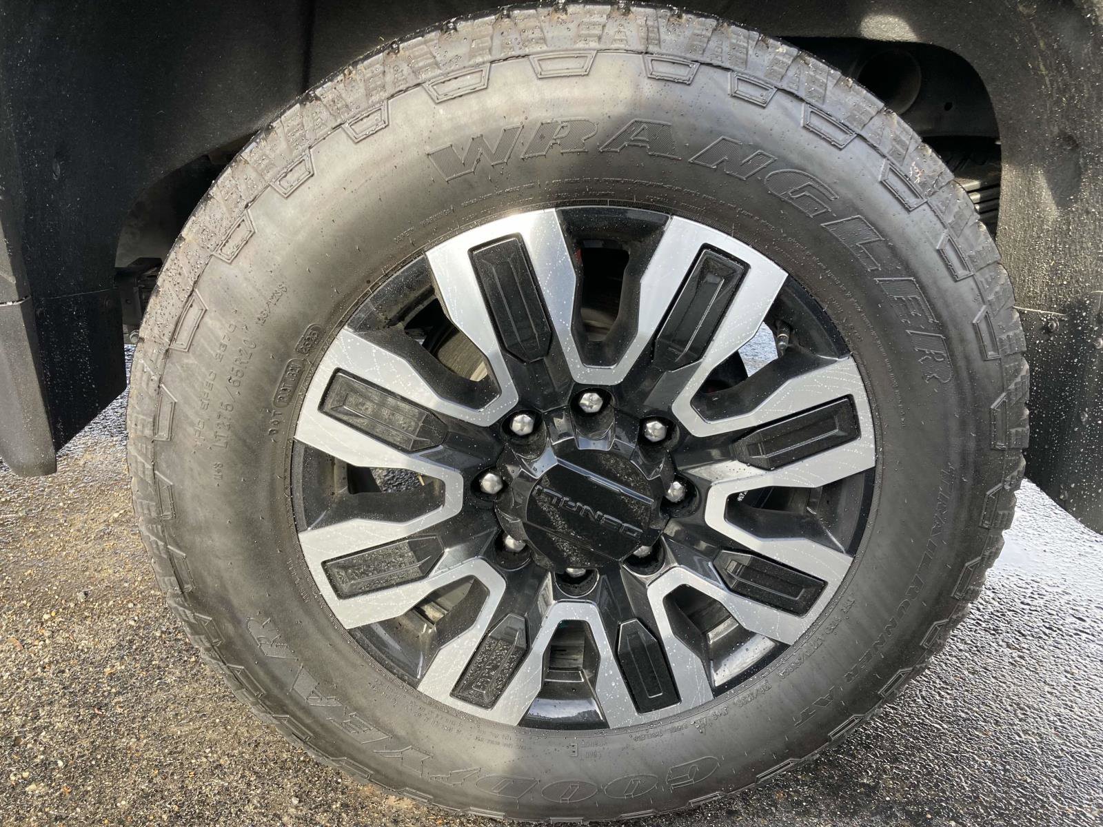 Used 2024 GMC Sierra 2500 Denali Ultimate image 7