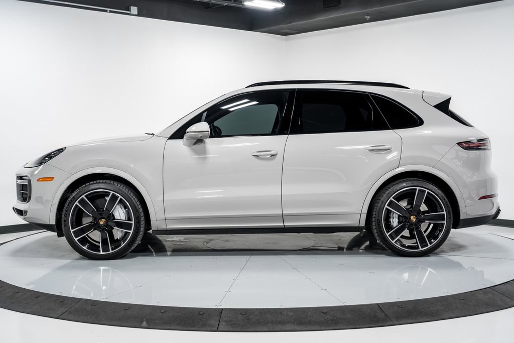 Used 2022 Porsche Cayenne Turbo AWD/4WD image 6