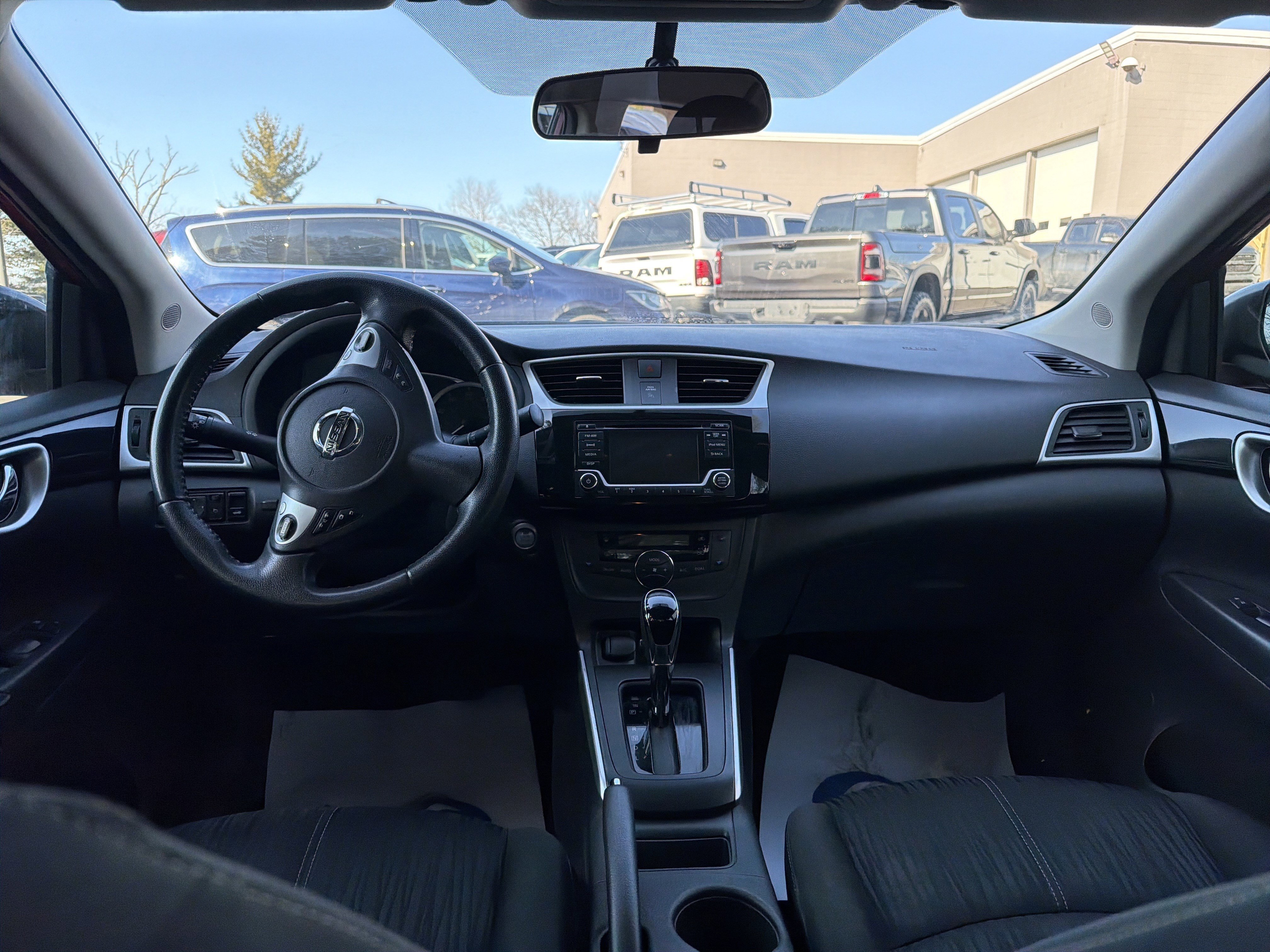 Used 2018 Nissan Sentra SV image 9