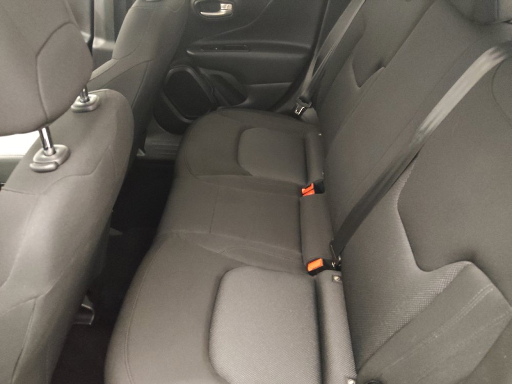 Used 2023 Jeep Renegade Latitude AWD/4WD image 18