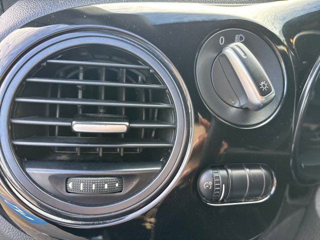 Used 2018 Volkswagen Beetle 2.0T S FWD image 38