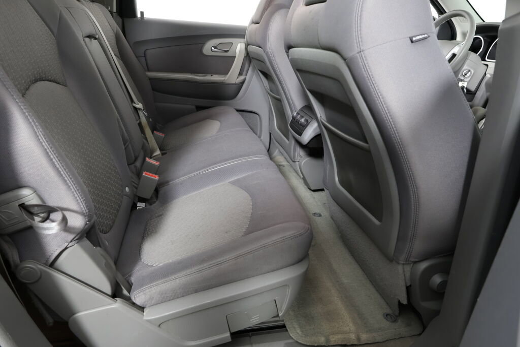Used 2012 Chevrolet Traverse LS image 22