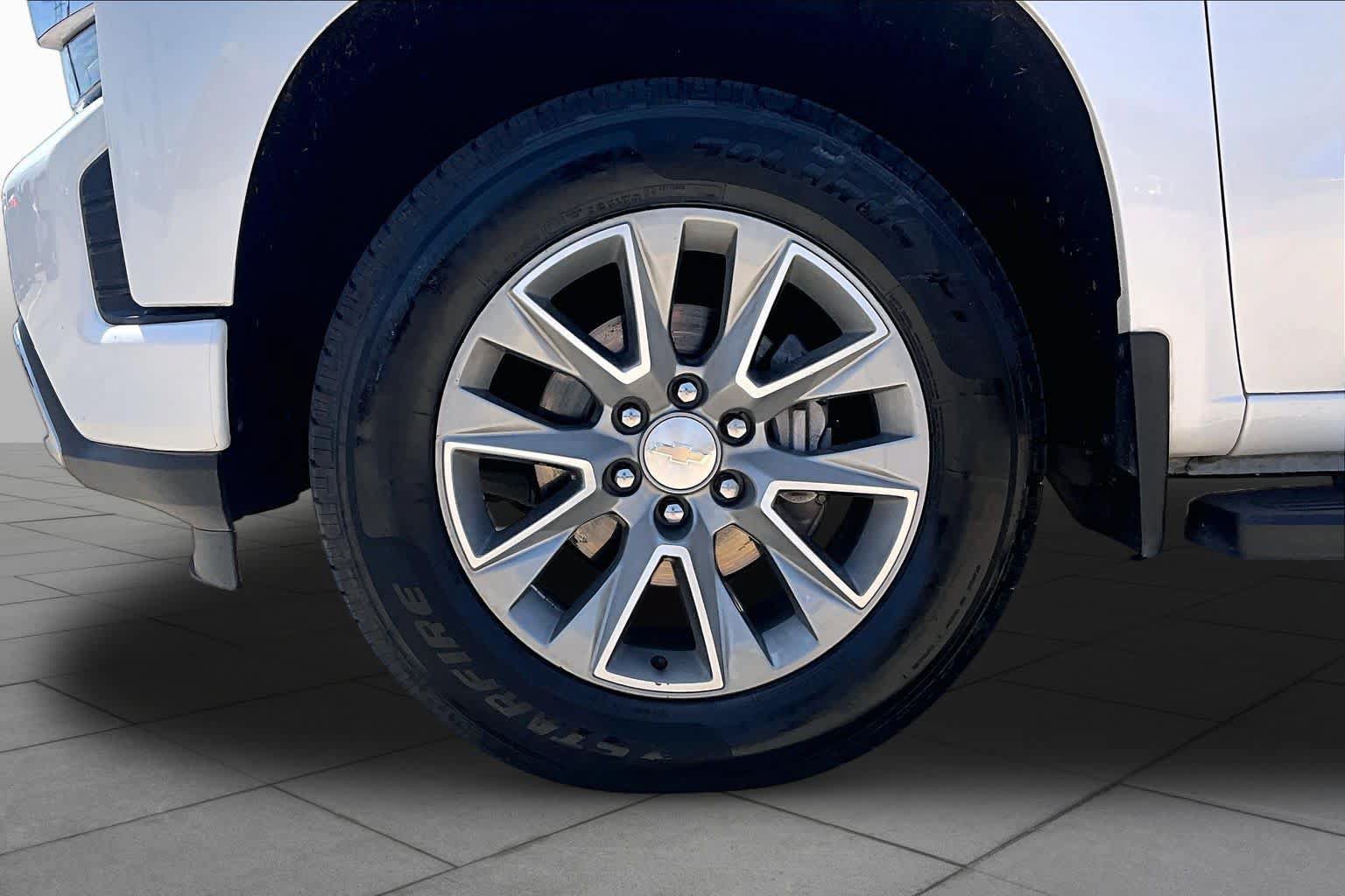 Used 2022 Chevrolet Silverado 1500 High Country AWD/4WD image 11