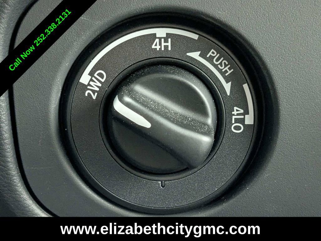 Used 2025 Nissan Frontier PRO-4X image 30